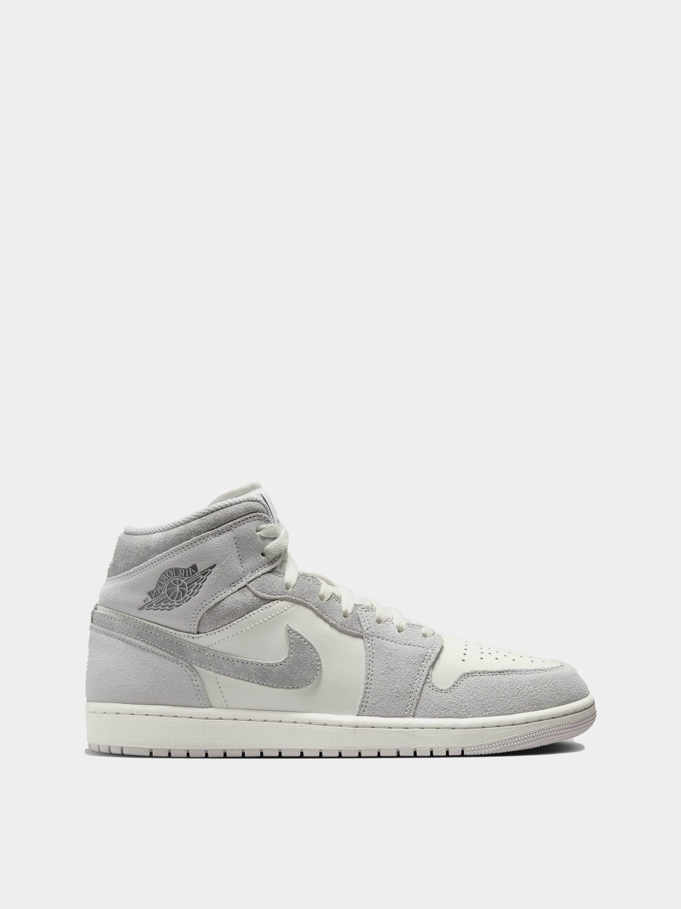 Кеды высокие NIKE AIR JORDAN 1 MID модель FQ7720-002 Кеды высокие NIKE AIR JORDAN 1 MID модель FQ7720-002 Фото