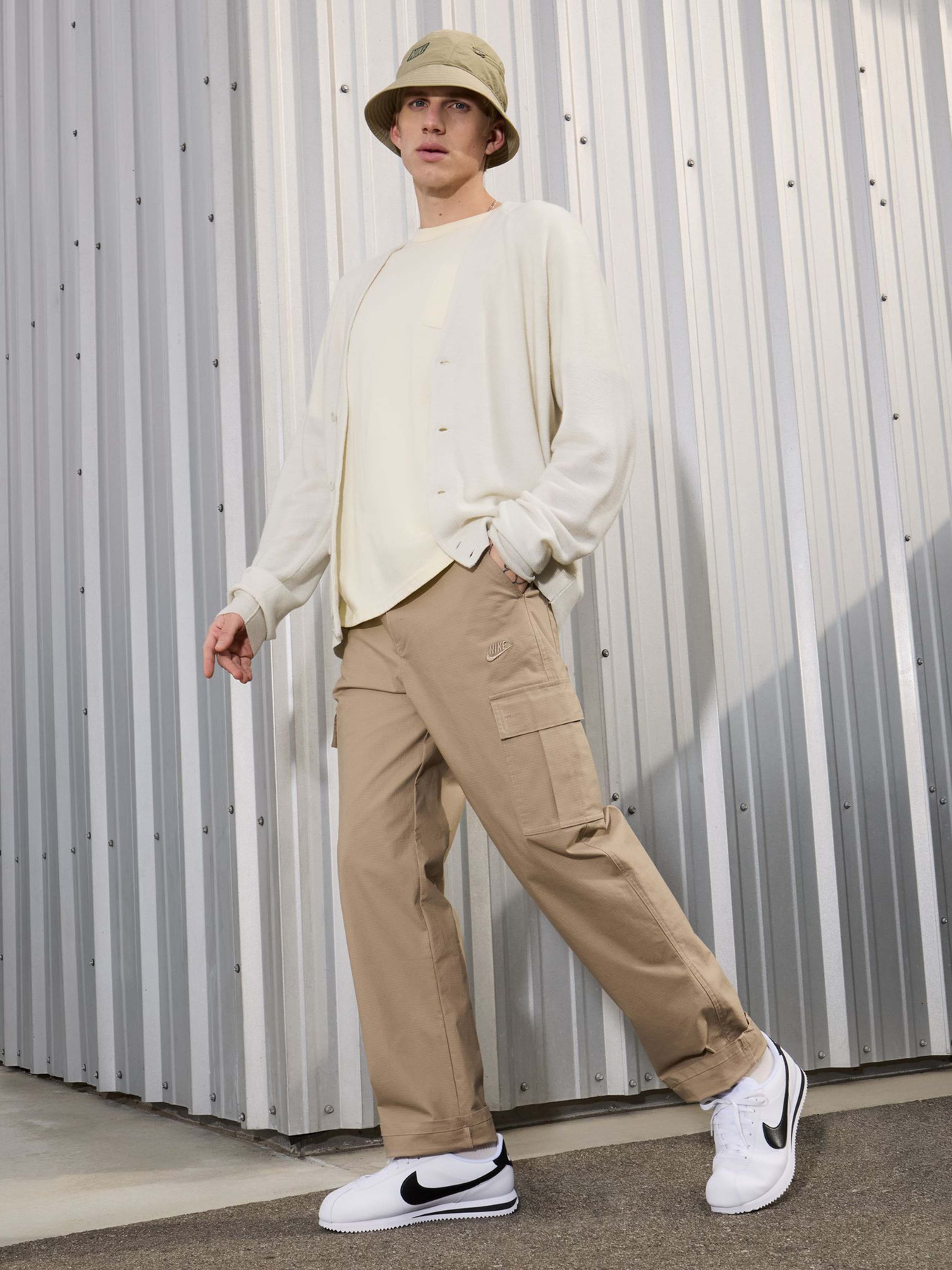 Кроссовки NIKE Cortez модель DM4044-105 Фото