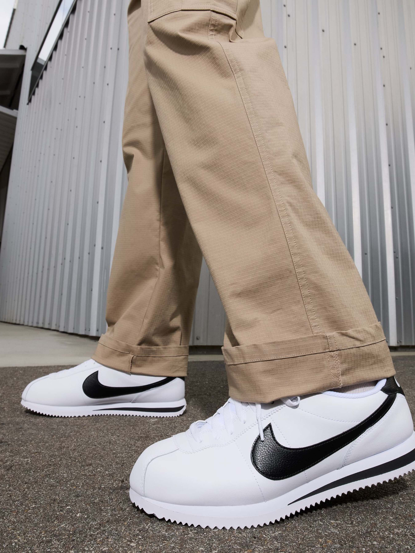 Кроссовки повседневные NIKE CORTEZ модель DM4044-105 Фото