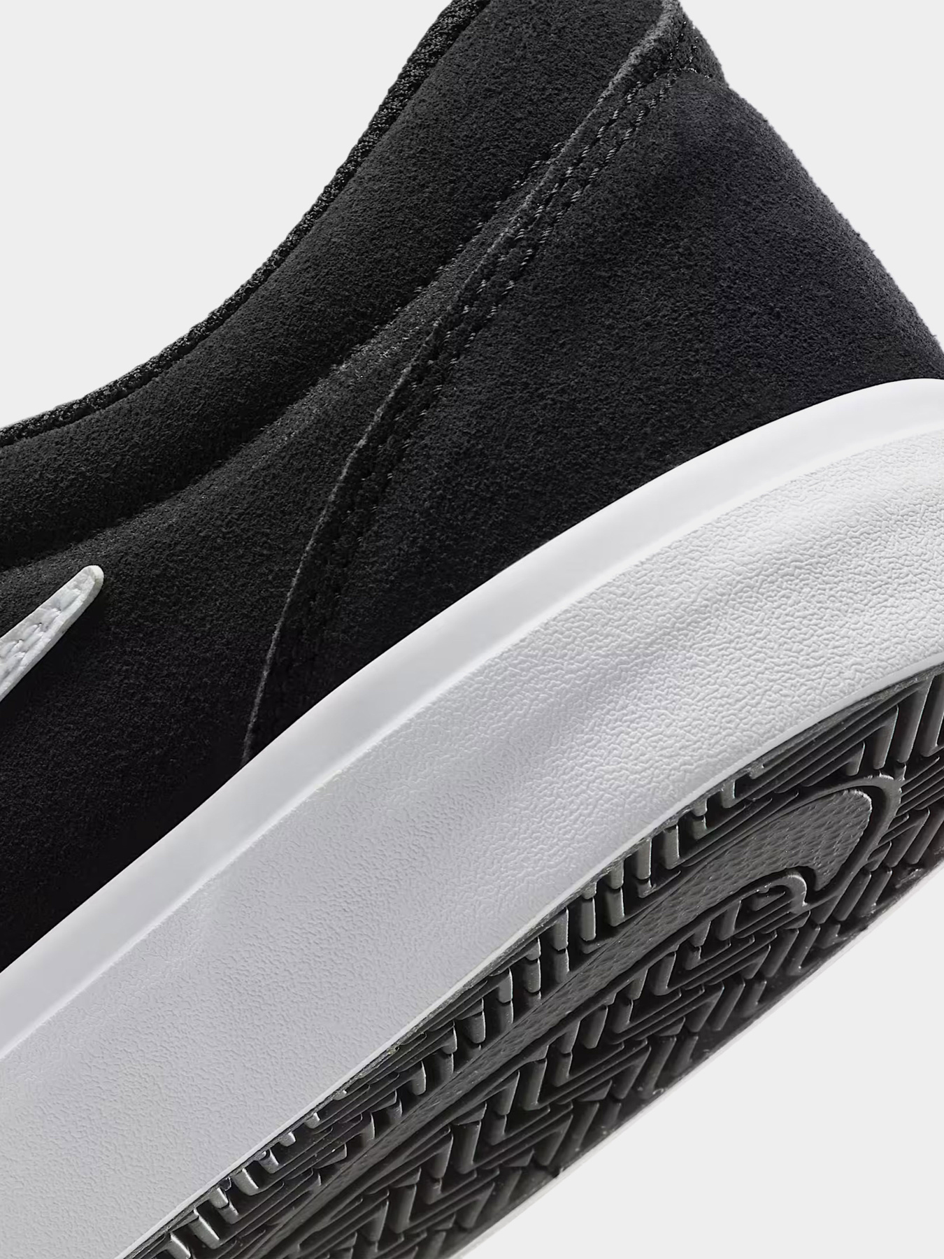 Кеды низкие NIKE CHARGE SUEDE модель IB2750-001 Фото