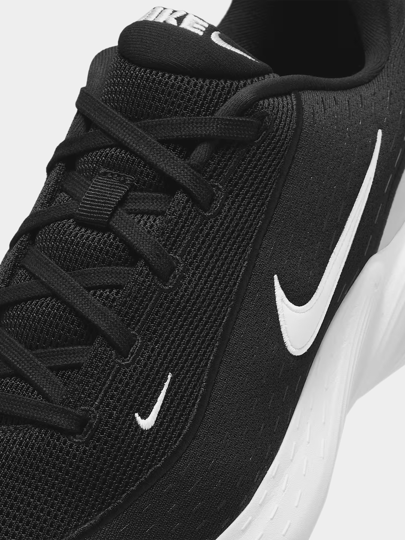 Кроссовки повседневные NIKE UPLIFT SC модель IB2765-002 Фото