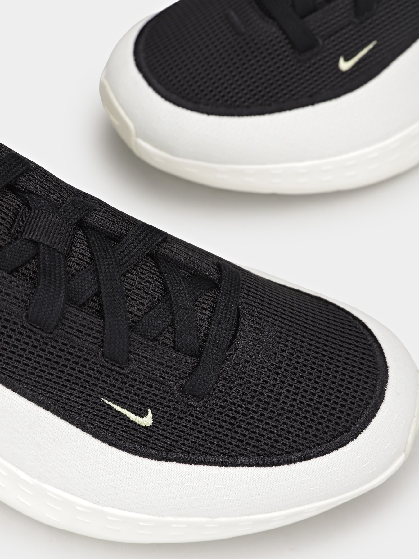 Кросівки повсякденні NIKE UPLIFT SC модель IB2765-100 Фото