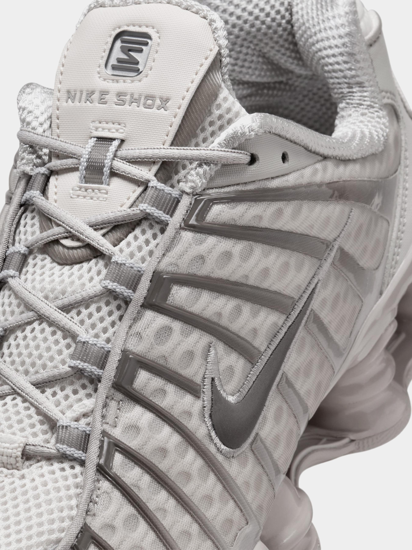 Кроссовки повседневные NIKE SHOX TL модель AV3595-104 Кроссовки повседневные NIKE SHOX TL модель AV3595-104 Фото