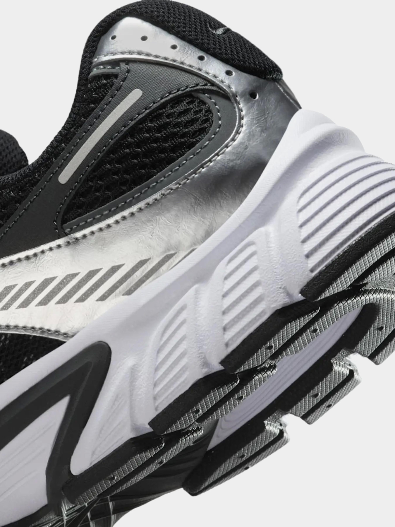 Кроссовки NIKE V5 RNR модель HJ5228-004 Фото