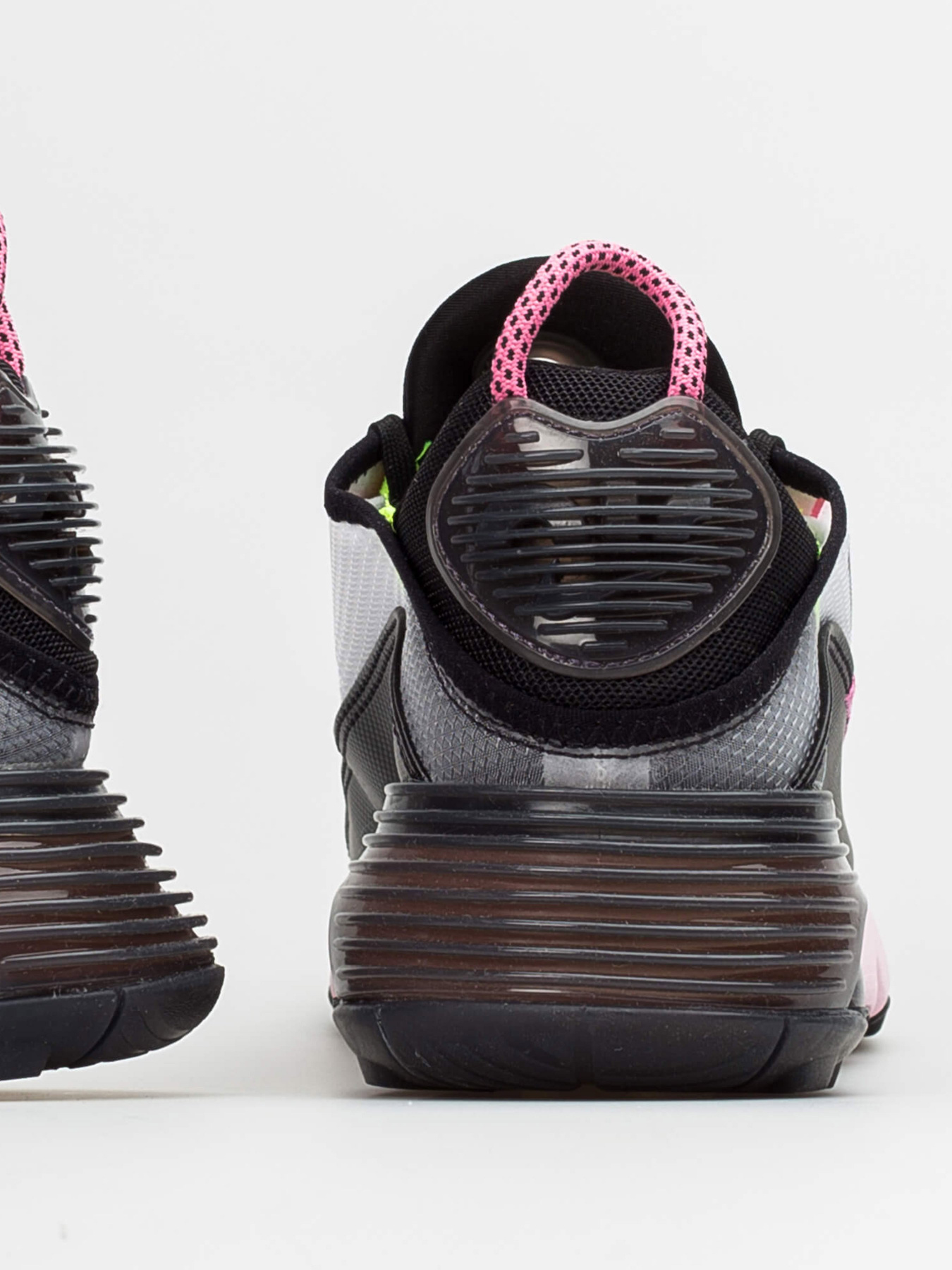 Кроссовки NIKE Wmns Air Max 2090 Multicolour модель CW4286-100 Фото