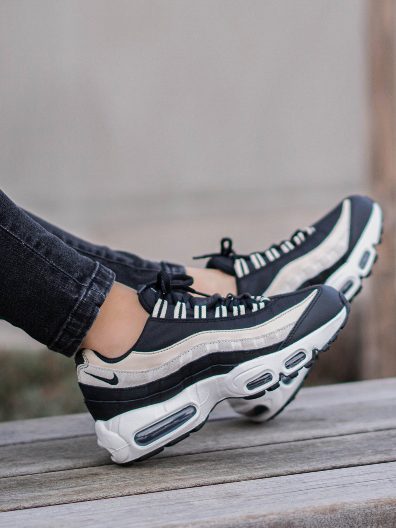 Кроссовки повседневные NIKE Air Max 95 модель CV8828-001 Фото