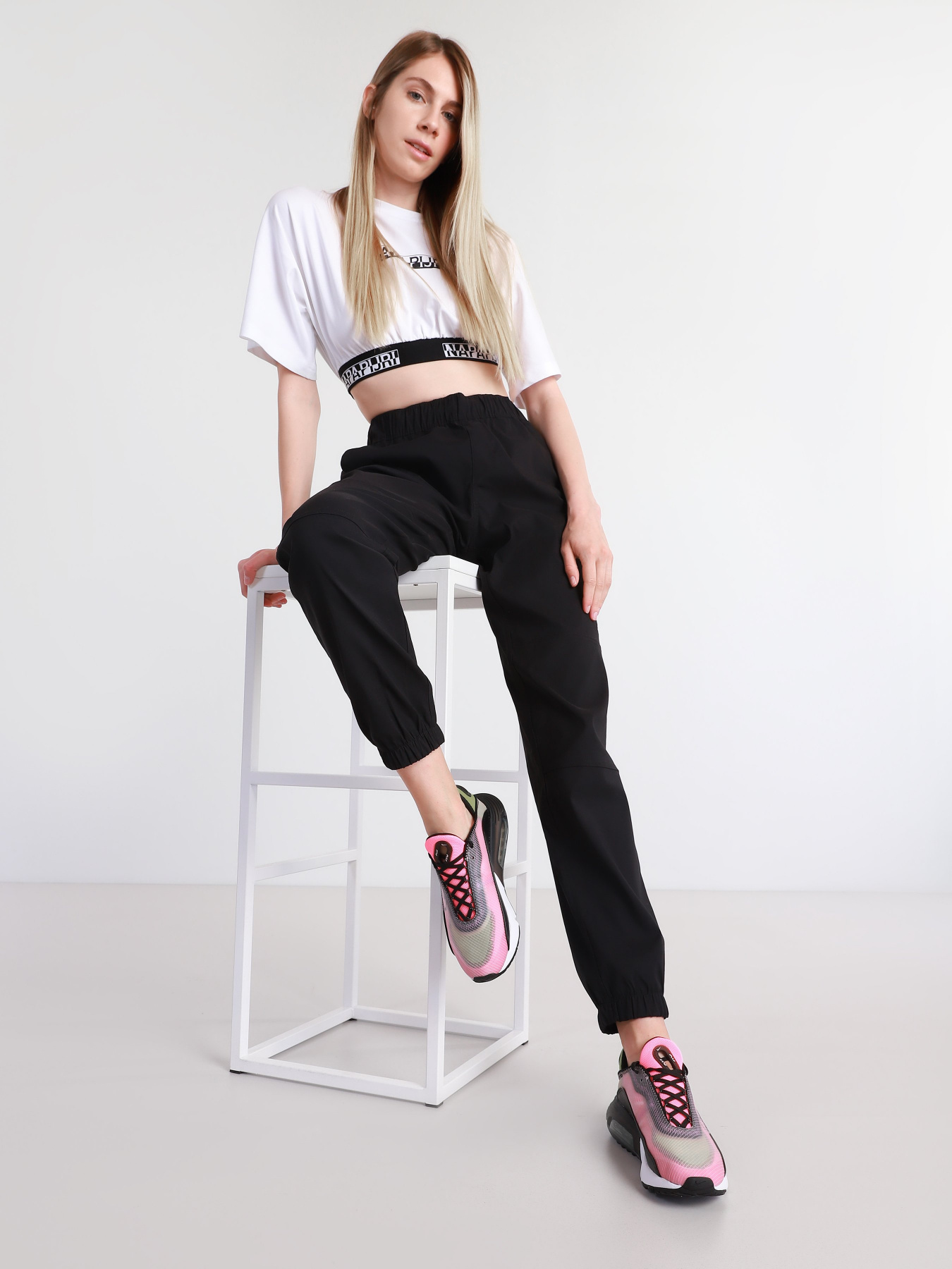 Кроссовки повседневные NIKE Air Max 2090 модель CV8727-600 Фото