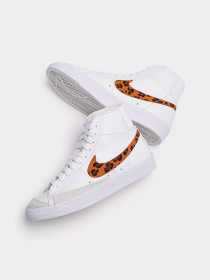 Кеди високі NIKE BLAZER MID 77 SE модель DA8736-101 Фото