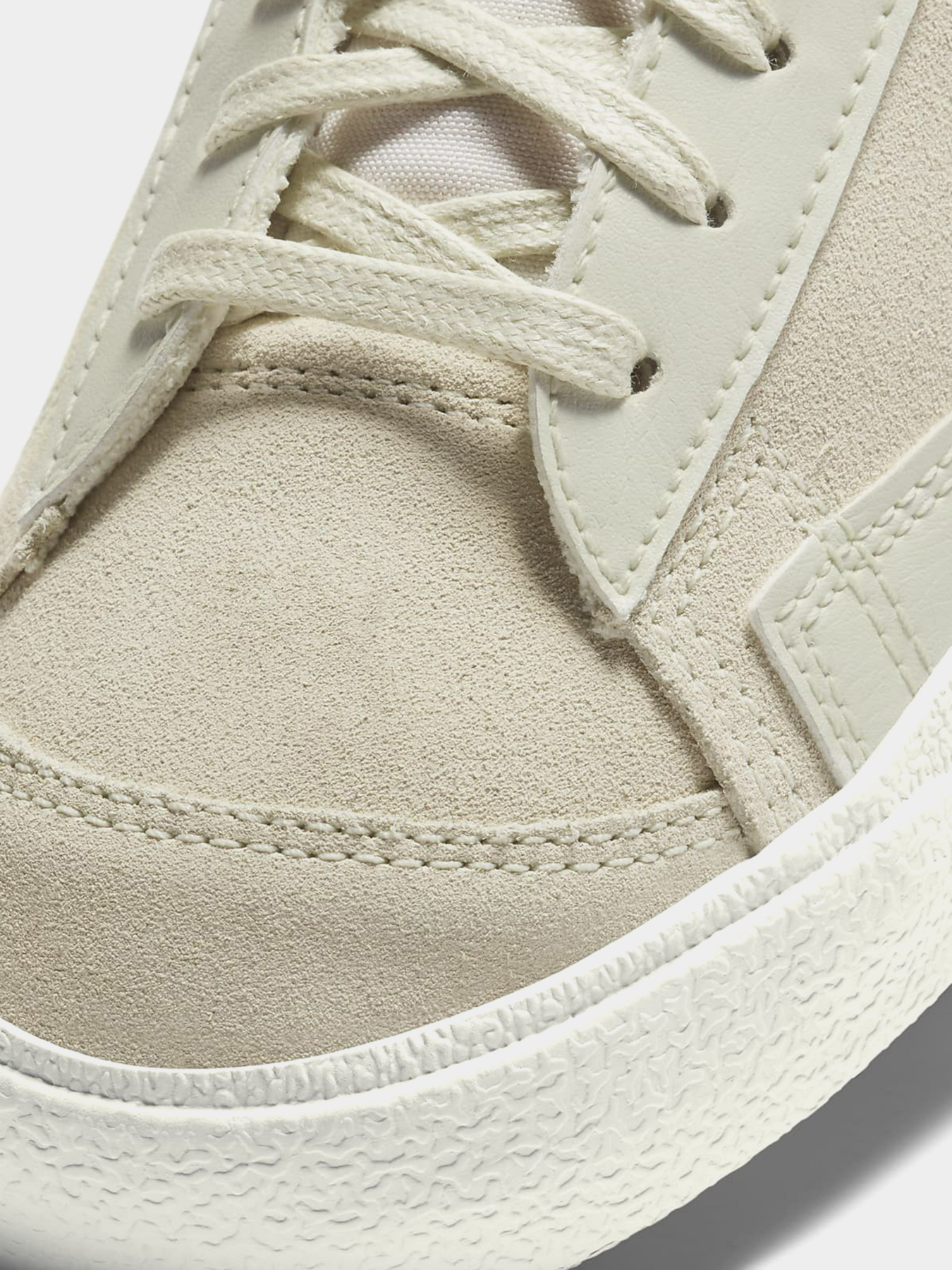 Кеды высокие NIKE Blazer Mid '77 модель DH4271-001 Фото