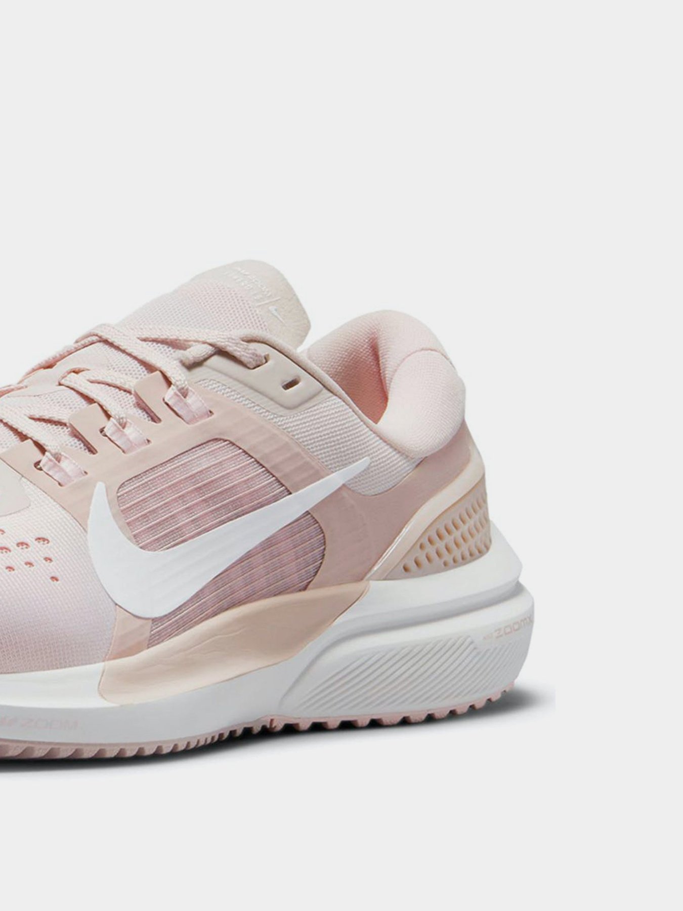 Кроссовки повседневные NIKE Air Zoom Vomero 15 модель CU1856-600 Фото