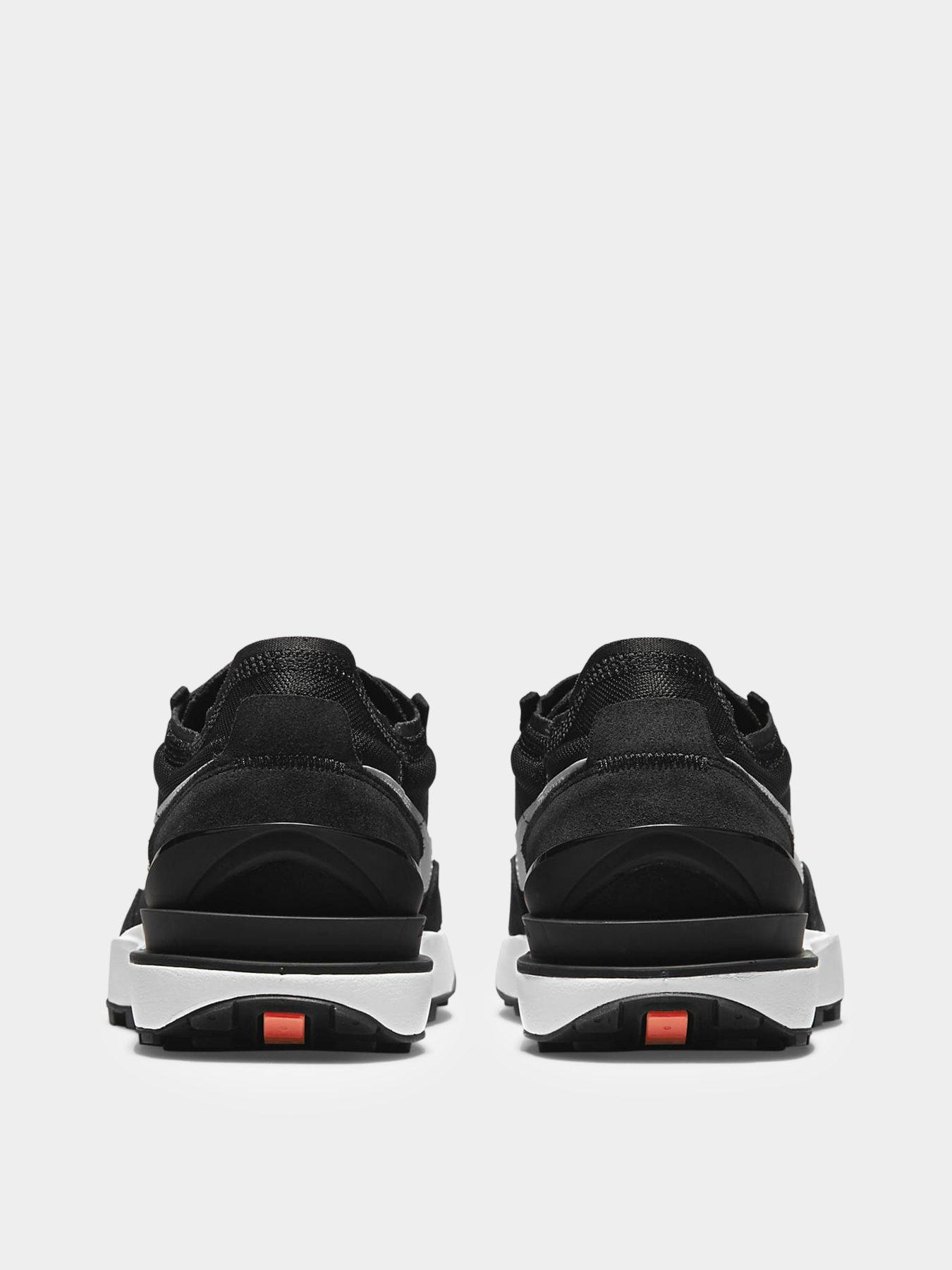 Кроссовки NIKE Waffle One модель DC2533-001 Фото