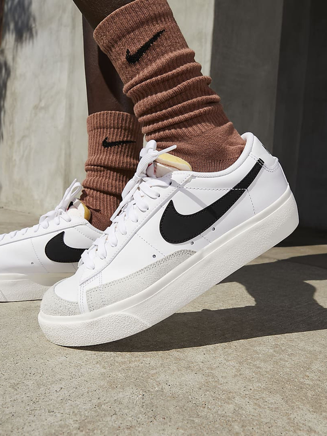 Кеды низкие NIKE Blazer Low Platform модель DJ0292-101 Фото