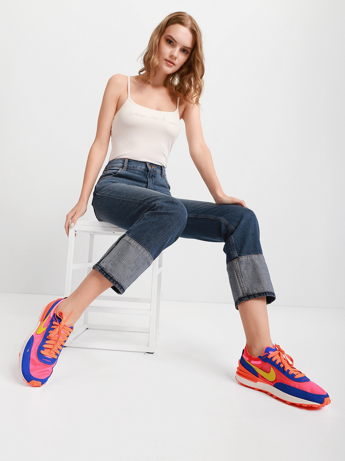 Кроссовки NIKE Waffle One модель DC2533-400 Фото