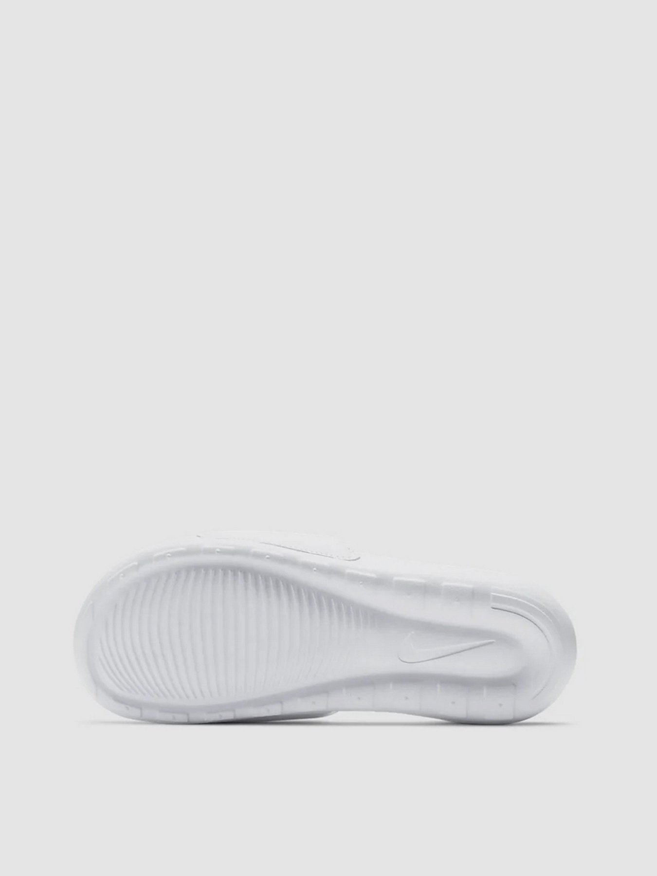 Шльопанці NIKE Victori модель CN9677-100 Шльопанці NIKE Victori модель CN9677-100 Фото