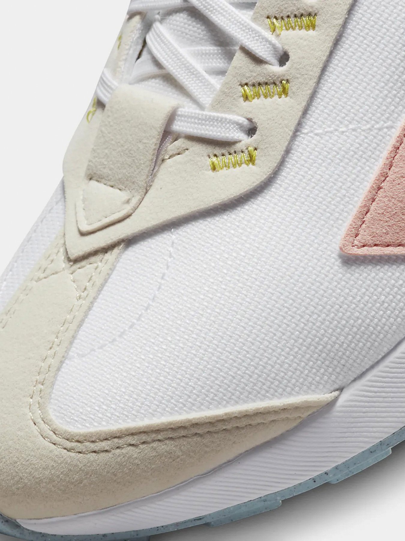 Кросівки повсякденні NIKE Air Max Pre-Day модель DV3458-100 Кросівки повсякденні NIKE Air Max Pre-Day модель DV3458-100 Фото