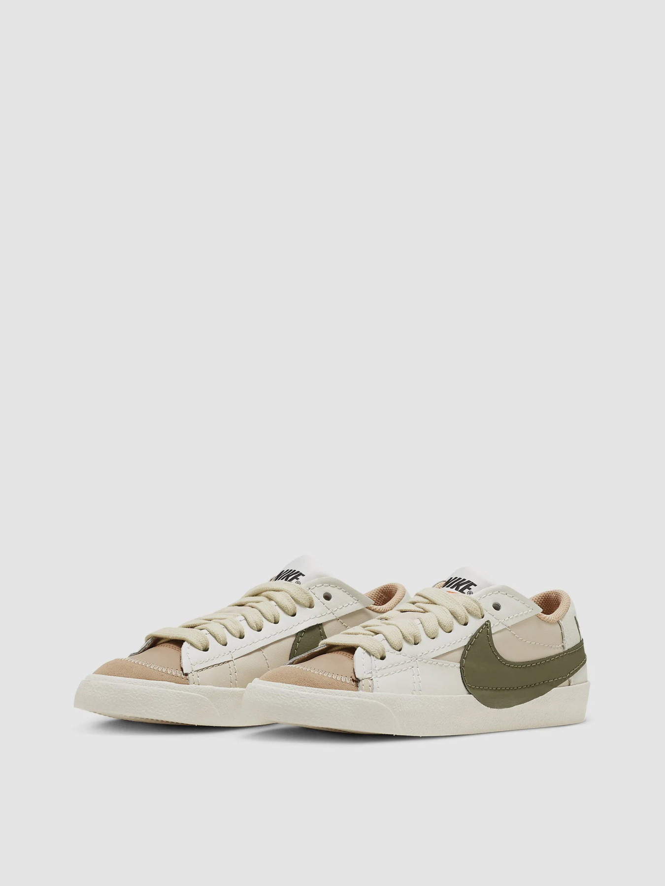 Кеды низкие NIKE Blazer Low '77 Jumbo модель DQ1470-105 Фото
