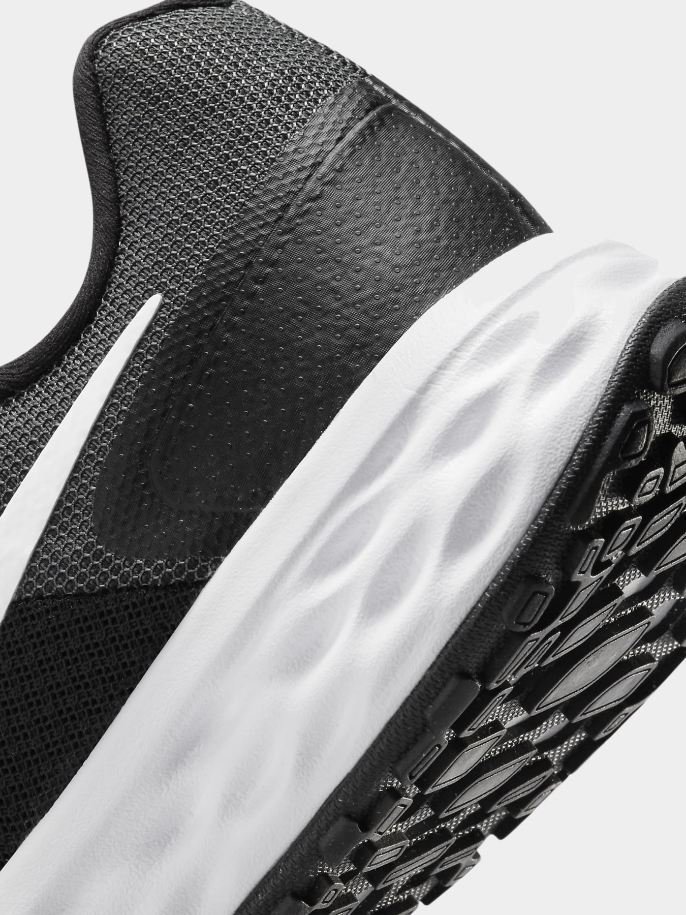 Кросівки для бігу NIKE Revolution 6 модель DC3729-003 Фото