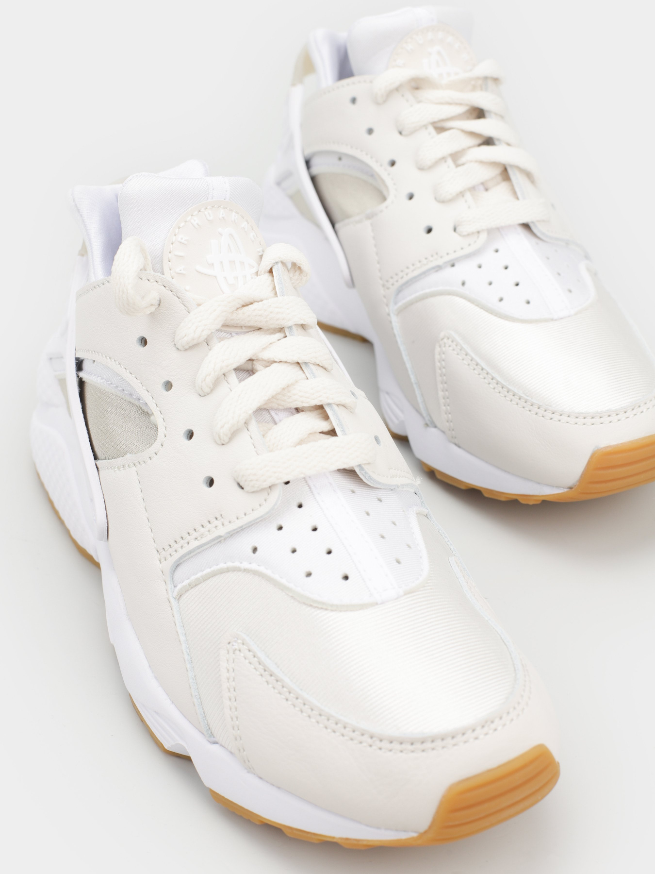 Кроссовки NIKE Air Huarache модель DH4439-003 Фото