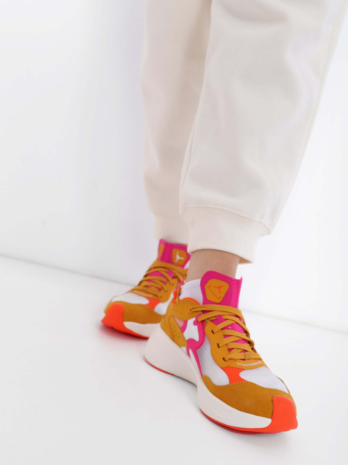 Кросівки NIKE Jordan Delta 3 Low модель DM3384-781 Фото