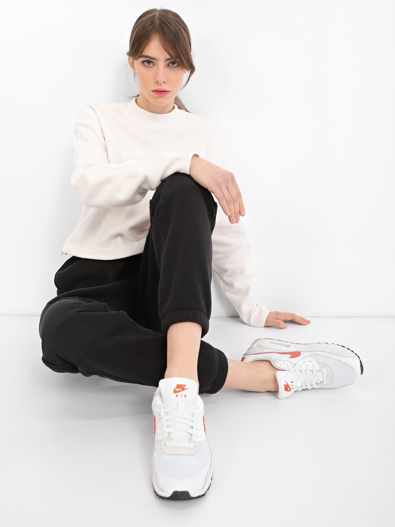 Кроссовки повседневные NIKE Air Max 90 модель DM8265-100 Фото