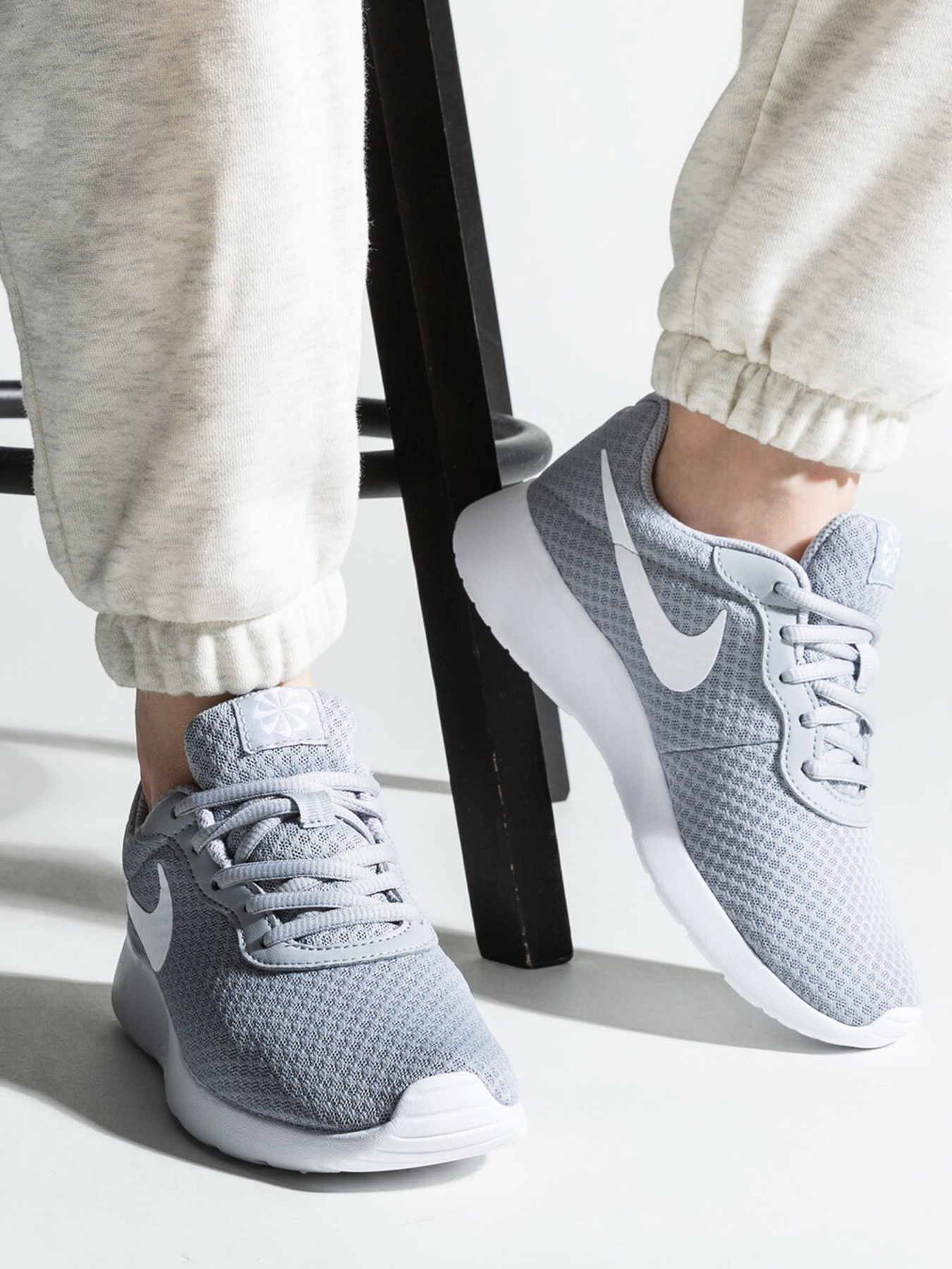 Кроссовки повседневные NIKE Tanjun модель DJ6257-003 Фото