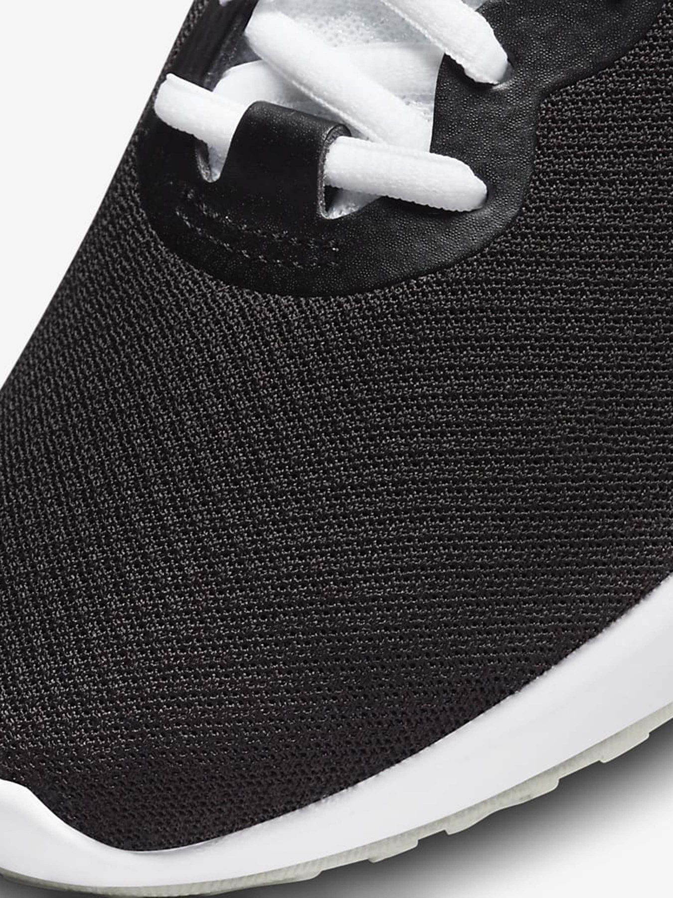 Кросівки для бігу NIKE Revolution 6 Nn модель DR9960-001 Фото