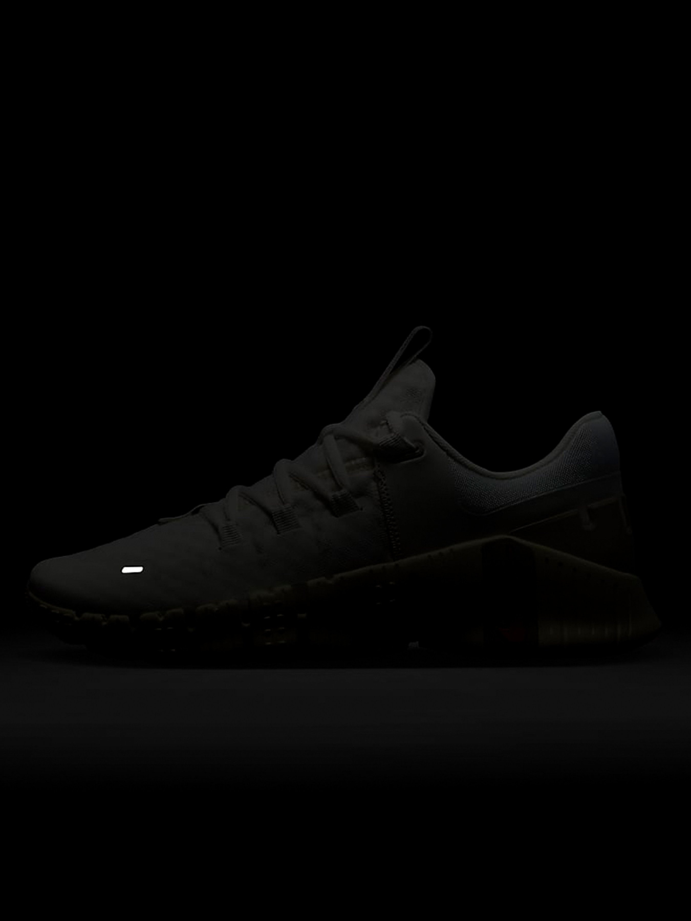 Кросівки NIKE Free Metcon 5 модель DV3950-100 Фото