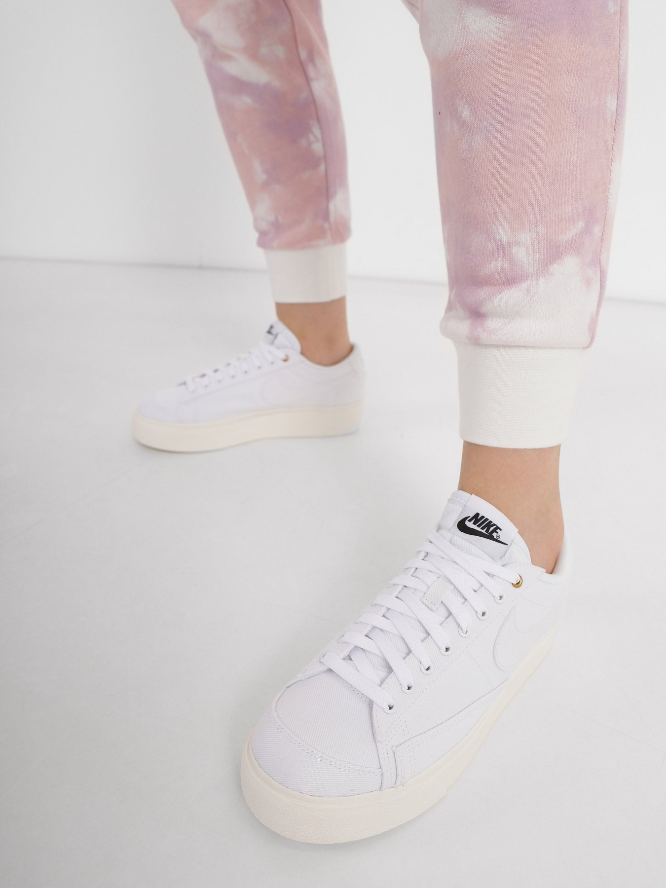 Кеди низькі NIKE Blazer модель DV7475-100 Фото