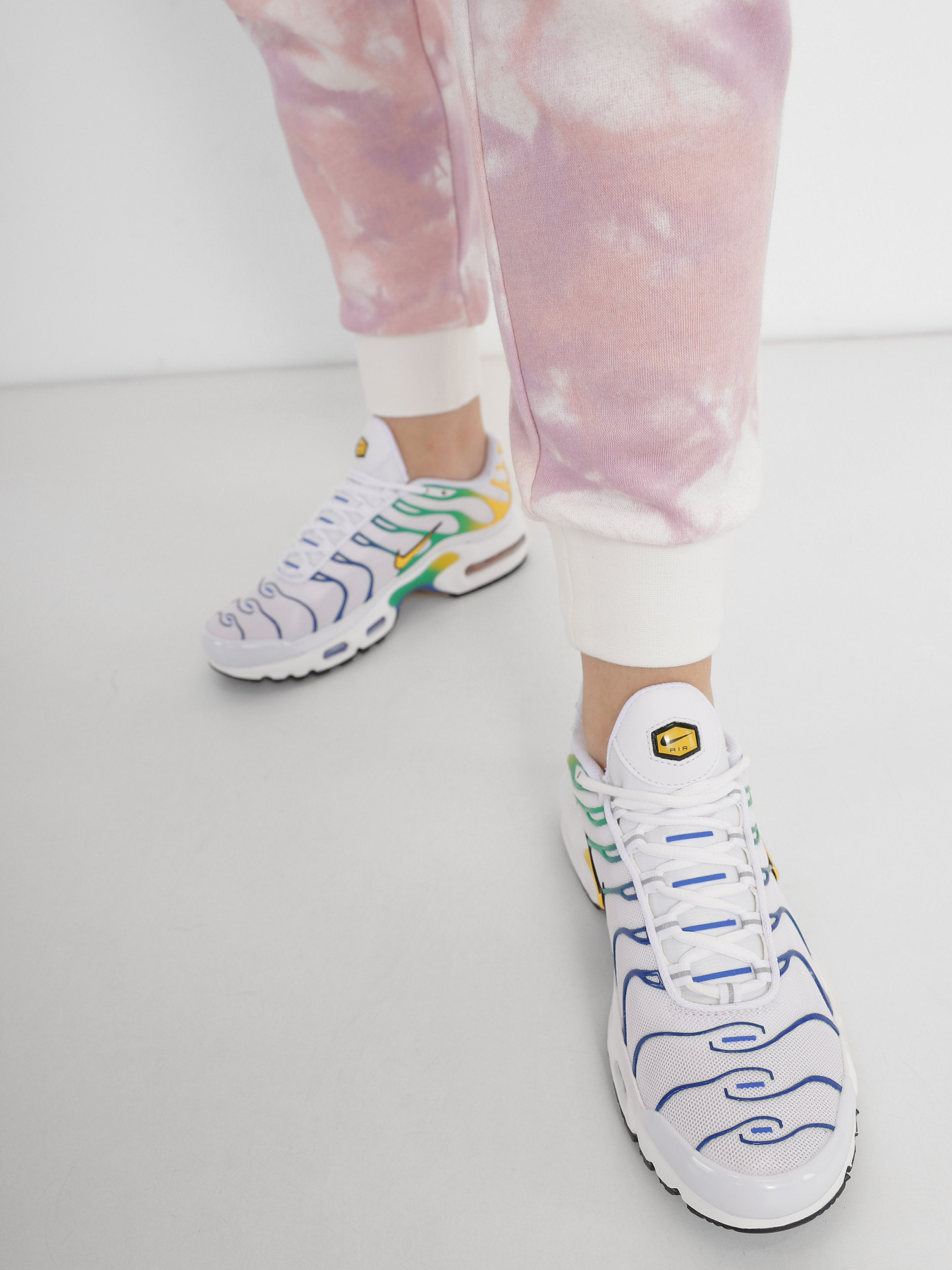 Кроссовки NIKE Air Max Plus модель DZ3671-101 Фото