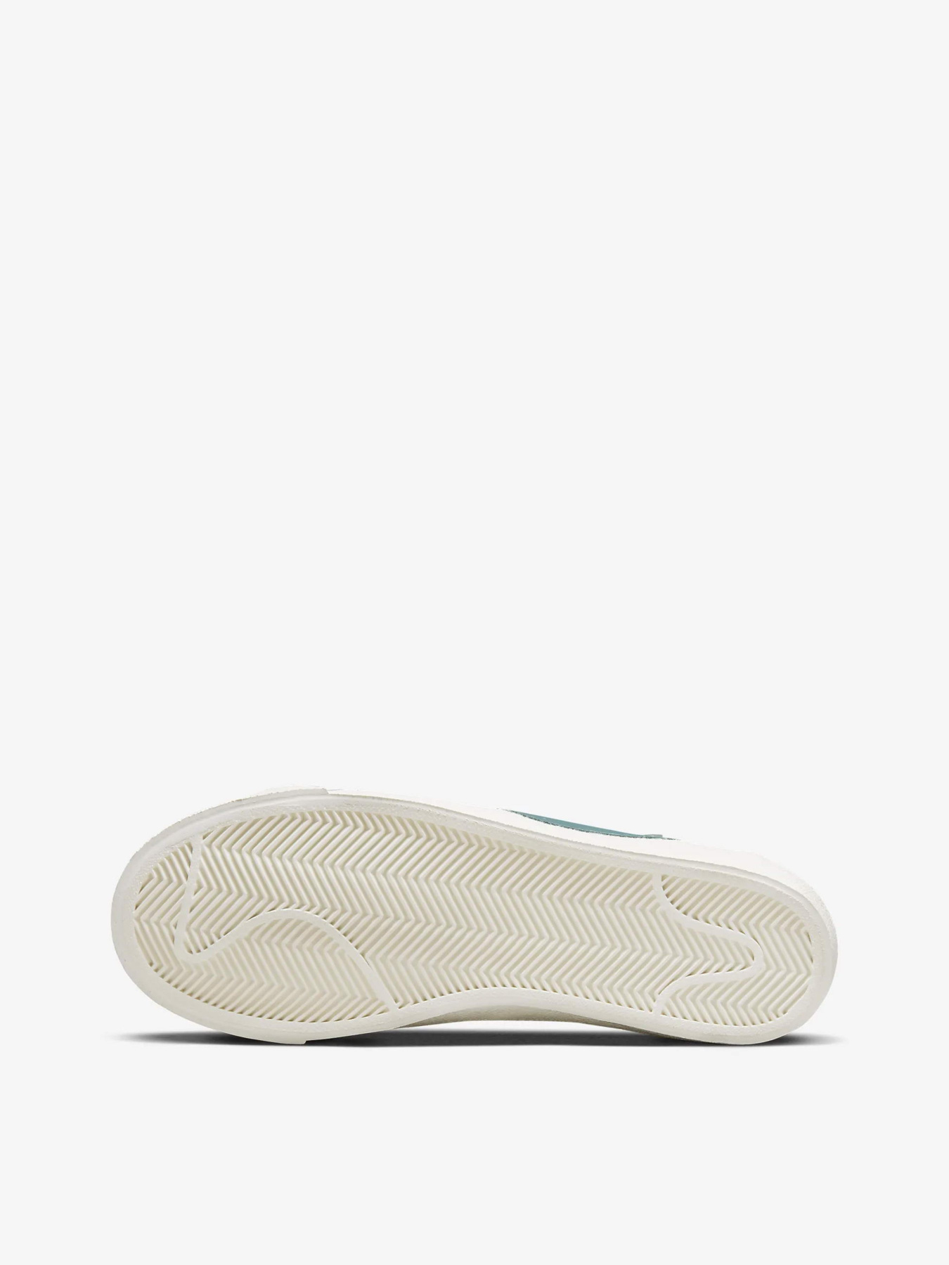 Кеды низкие NIKE Blazer Low '77 Jumbo модель DQ1470-106 Фото