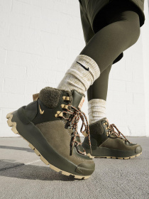 Черевики NIKE City Classic Premium модель FD0211-300 Фото