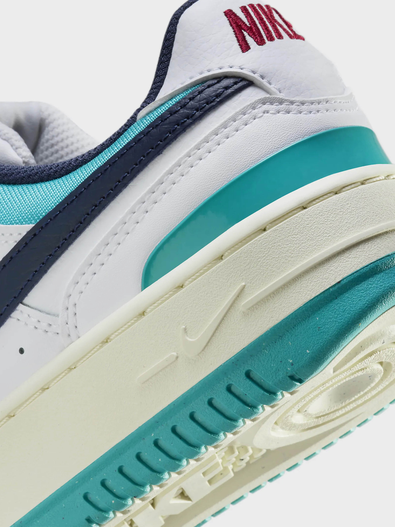 Кеды низкие NIKE Gamma Force модель DX9176-300 Фото