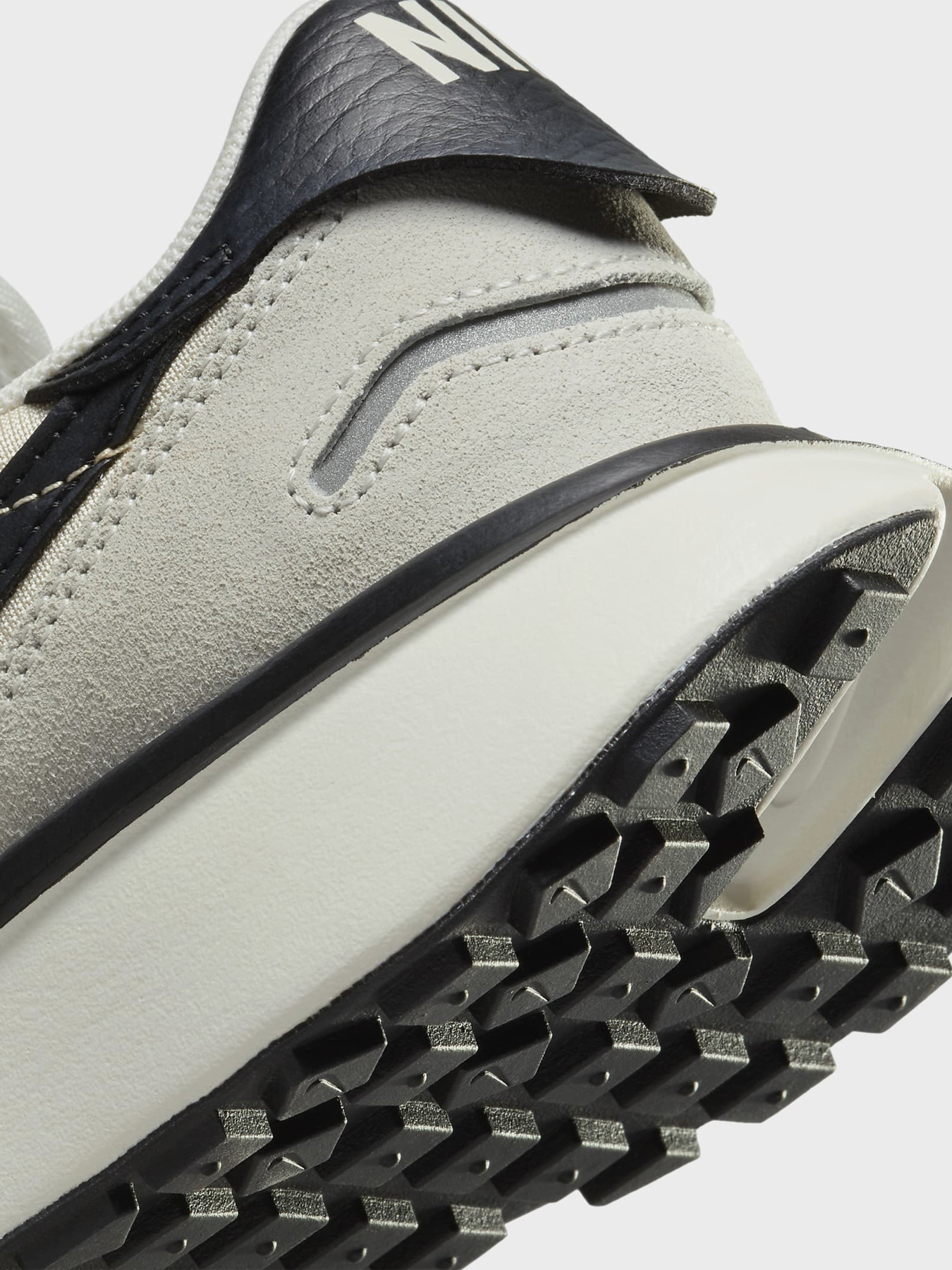 Кроссовки повседневные NIKE PHOENIX WAFFLE модель FD2196-100 Кроссовки повседневные NIKE PHOENIX WAFFLE модель FD2196-100 Фото