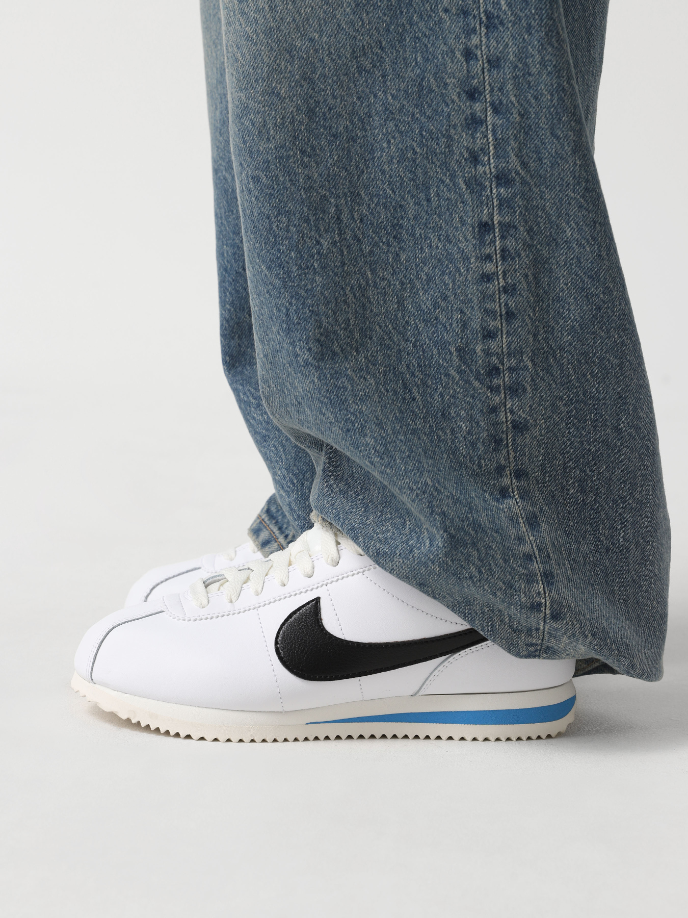 Кеди низькі NIKE CORTEZ модель DN1791-100 Фото