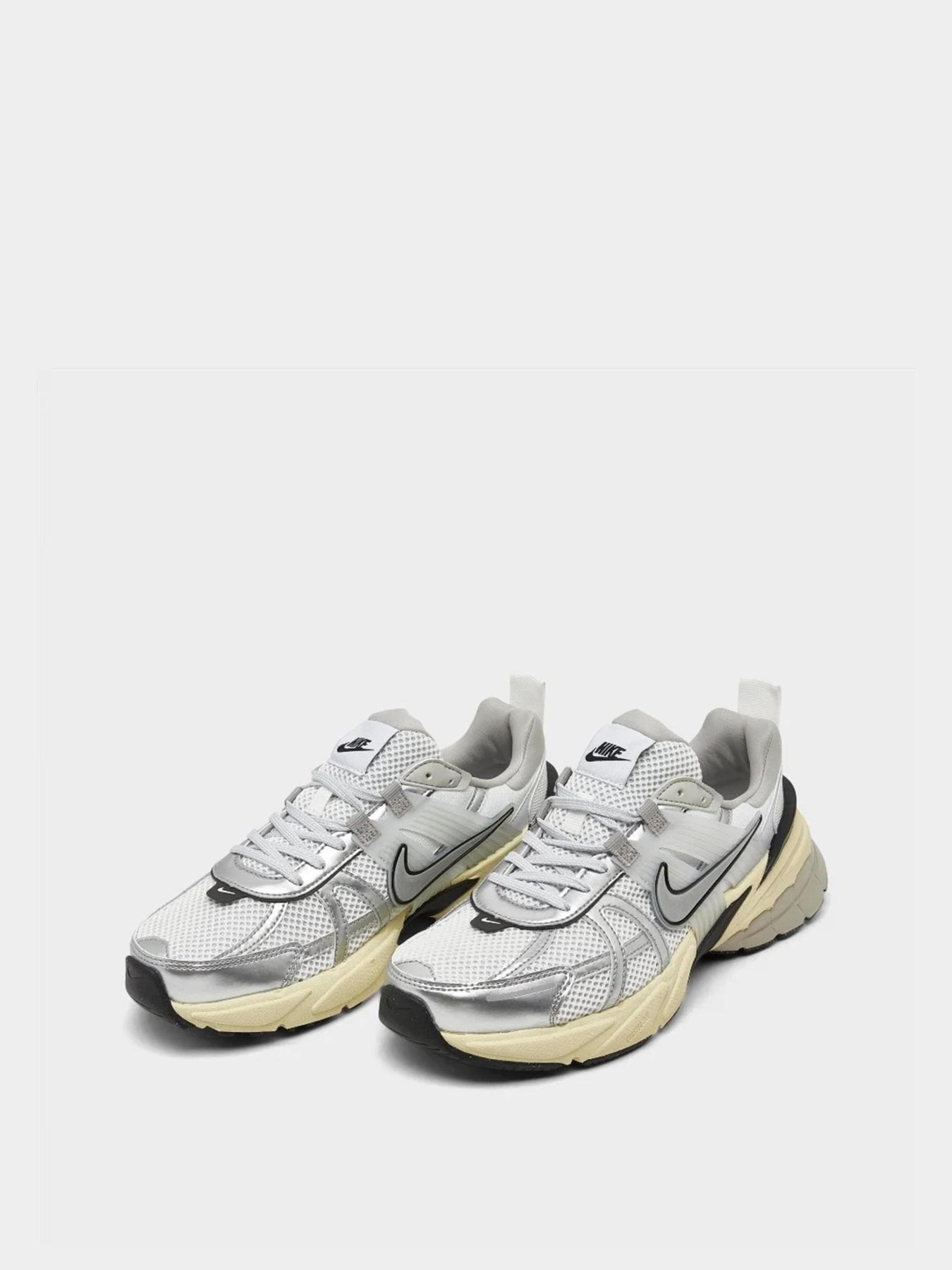 Кросівки NIKE V2K Run Модель FD0736-100 Фото