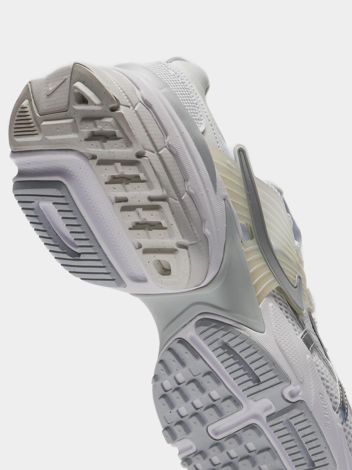 Кроссовки повседневные NIKE V2K RUN модель FD0736-104 Фото