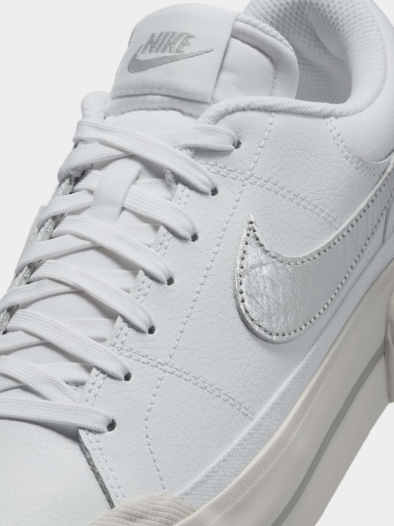 Кеди низькі NIKE COURT LEGACY LIFT модель HQ2307-100 Кеди низькі NIKE COURT LEGACY LIFT модель HQ2307-100 Фото