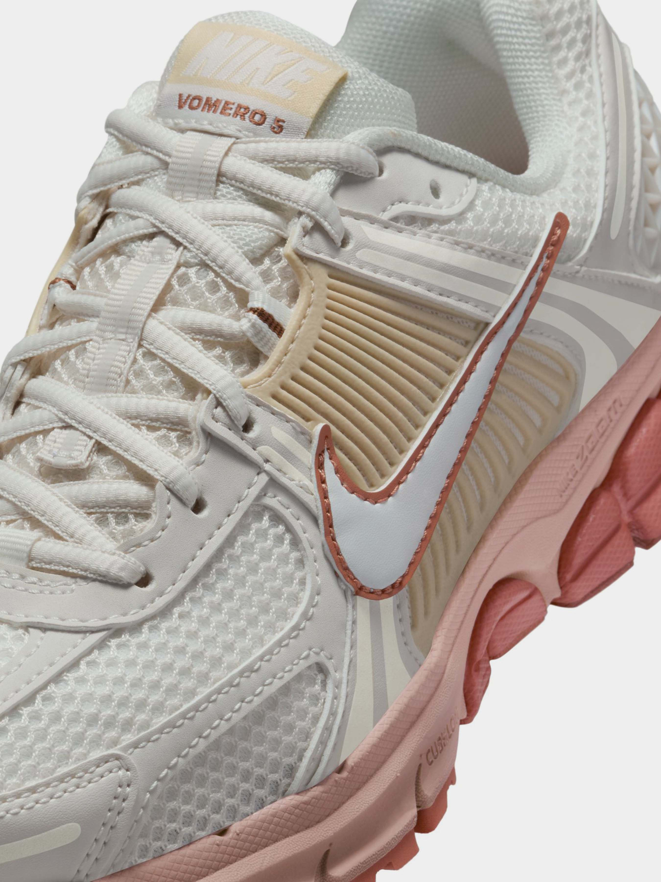 Кроссовки NIKE Zoom Vomero 5 модель FJ2028-002 Фото