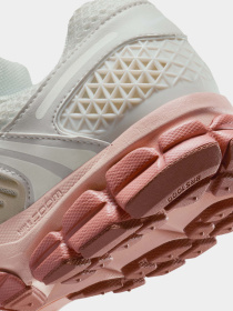 Кроссовки NIKE Zoom Vomero 5 модель FJ2028-002 Фото