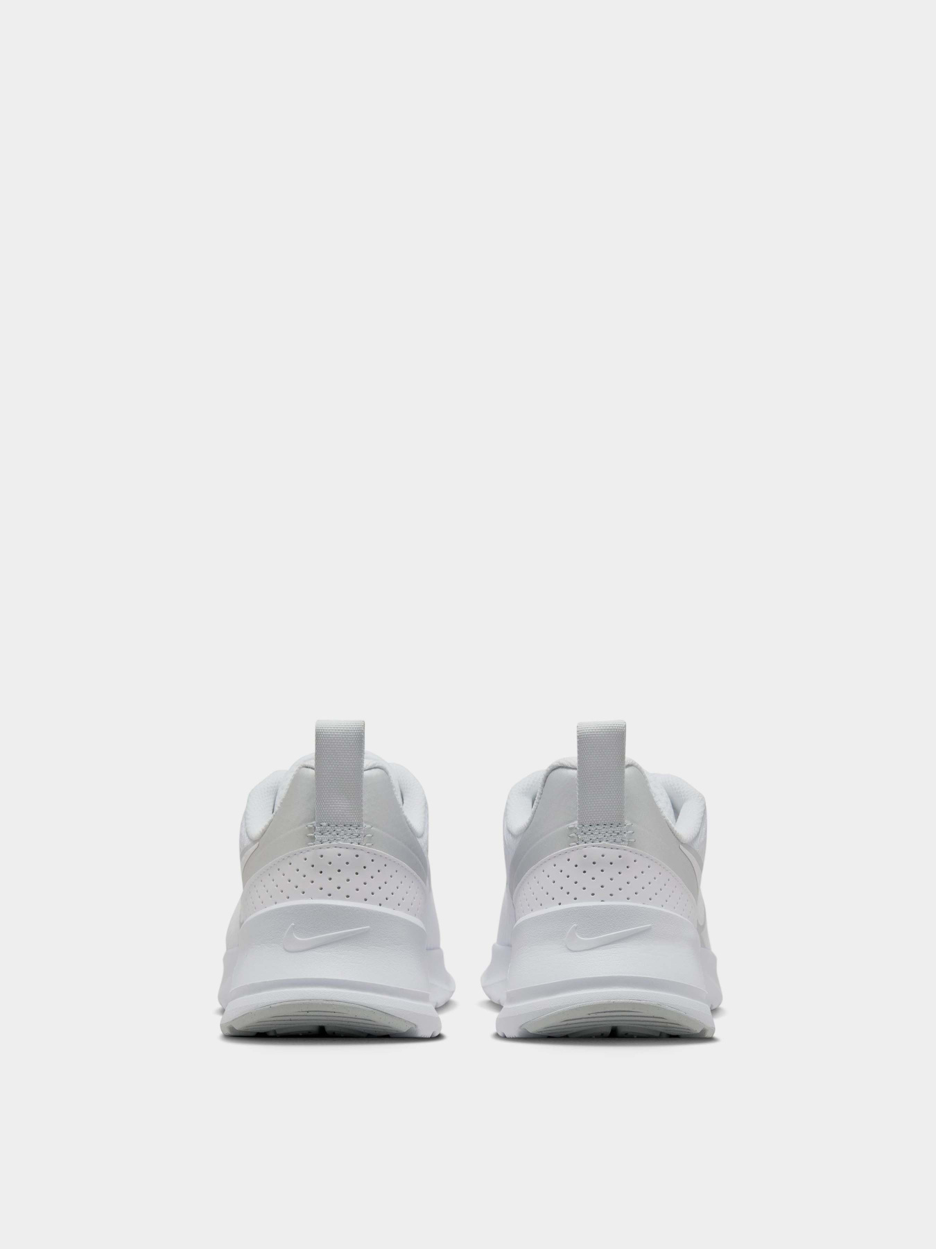 Кроссовки повседневные NIKE AIR MAX NUAXIS модель HF1233-101 Фото