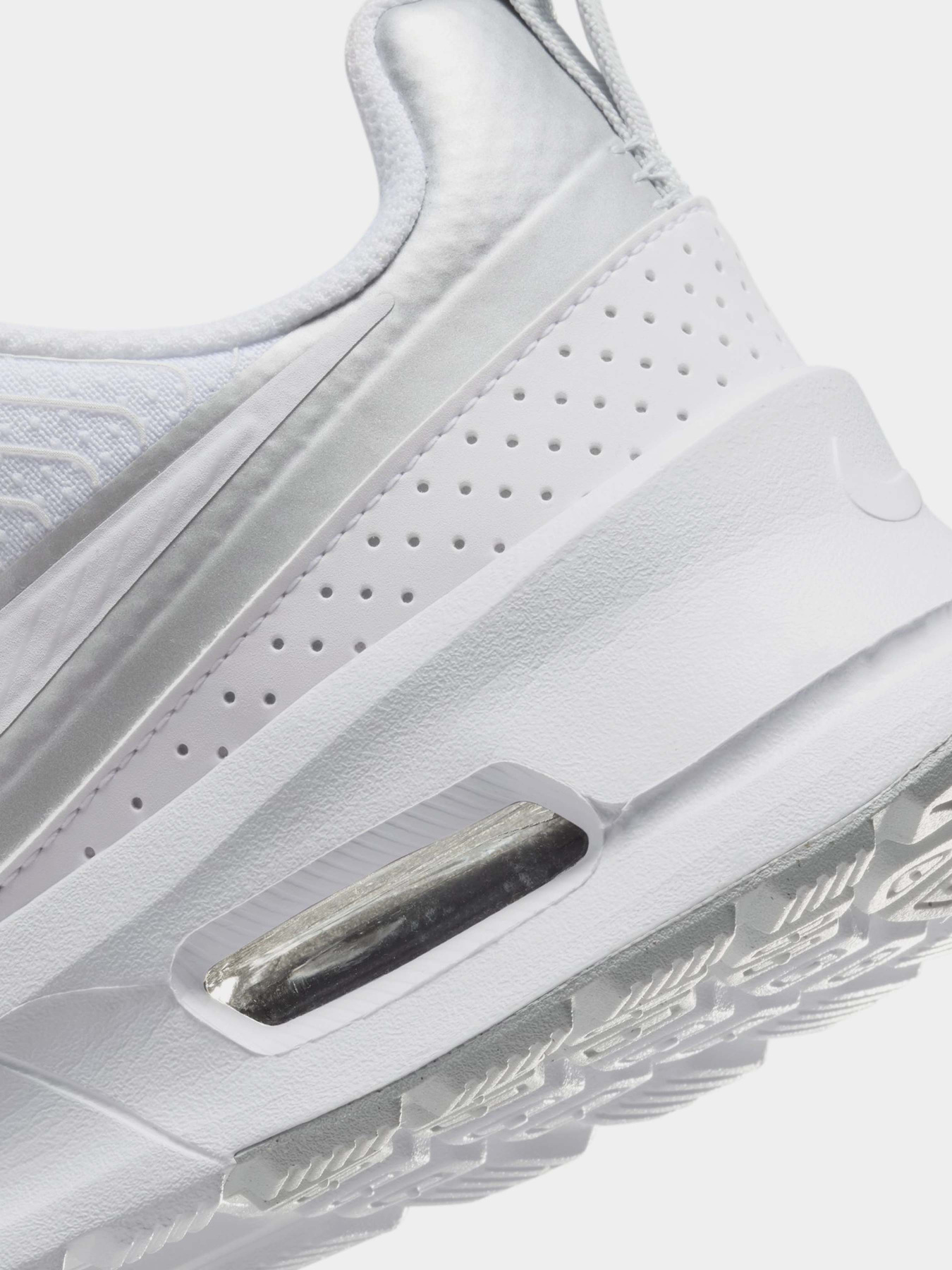 Кроссовки повседневные NIKE AIR MAX NUAXIS модель HF1233-101 Фото