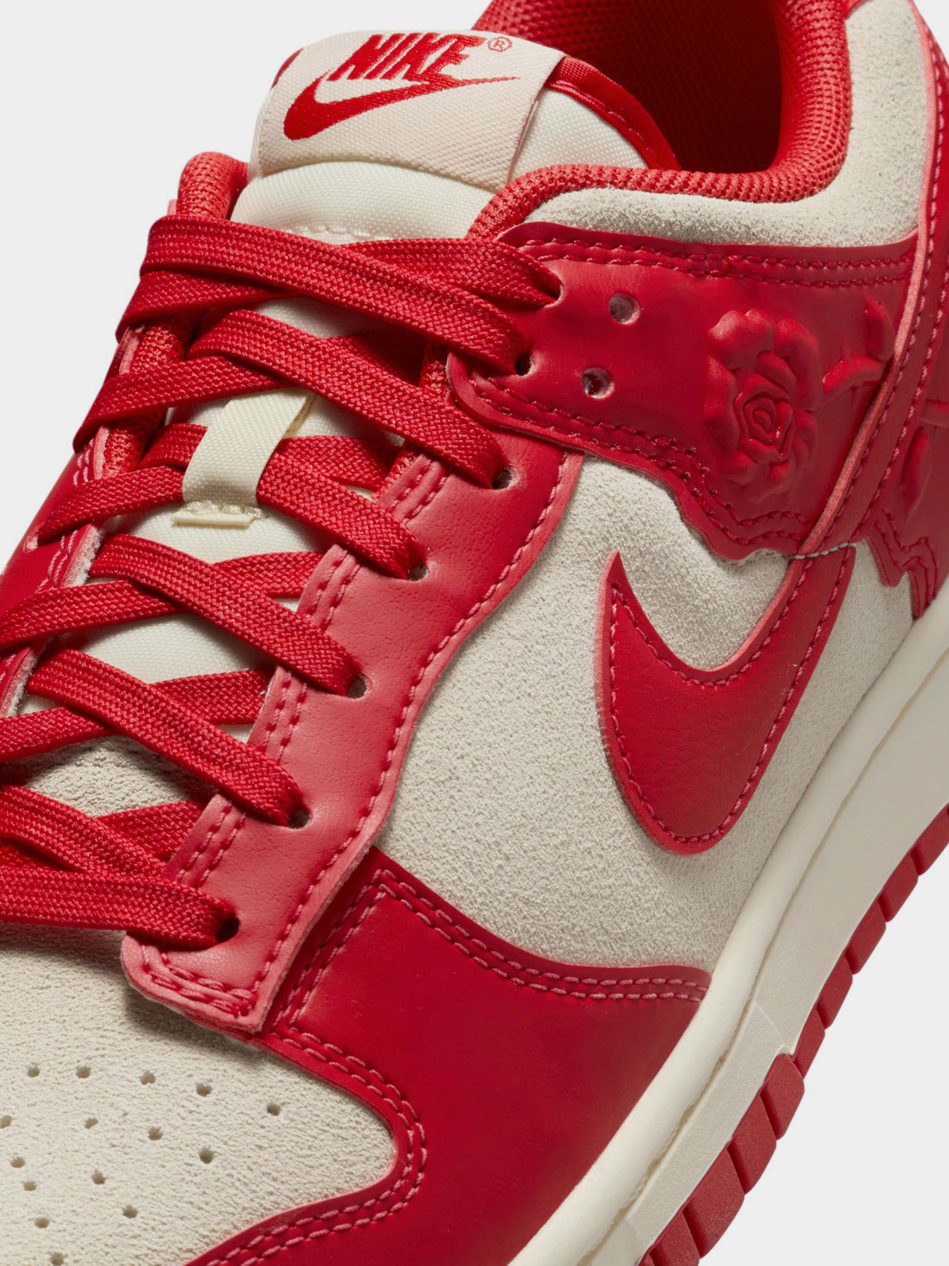 Кроссовки повседневные NIKE DUNK LOW модель HF1986-100 Кроссовки повседневные NIKE DUNK LOW модель HF1986-100 Фото