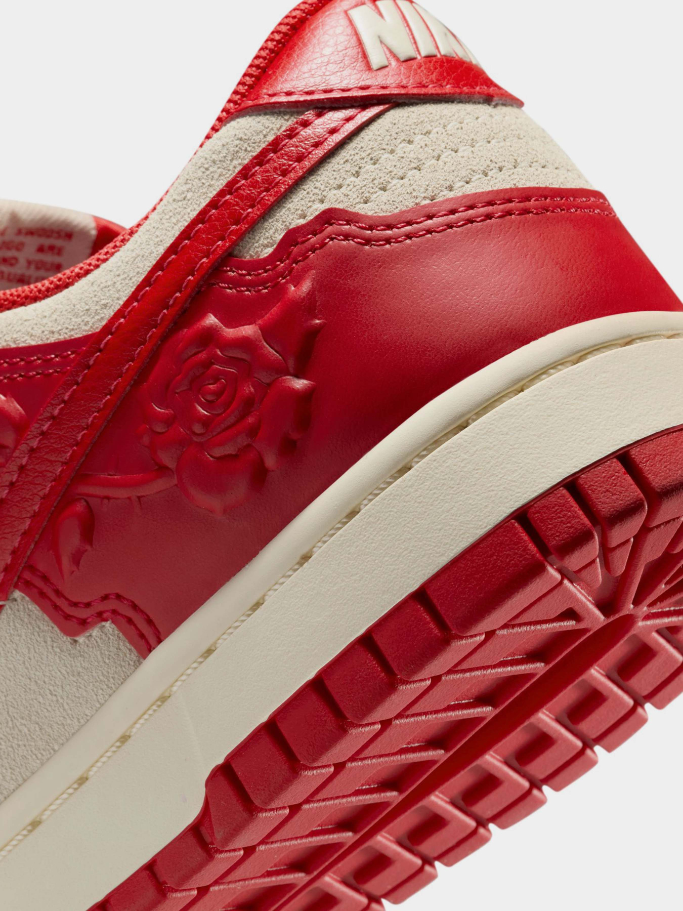 Кроссовки повседневные NIKE DUNK LOW модель HF1986-100 Кроссовки повседневные NIKE DUNK LOW модель HF1986-100 Фото