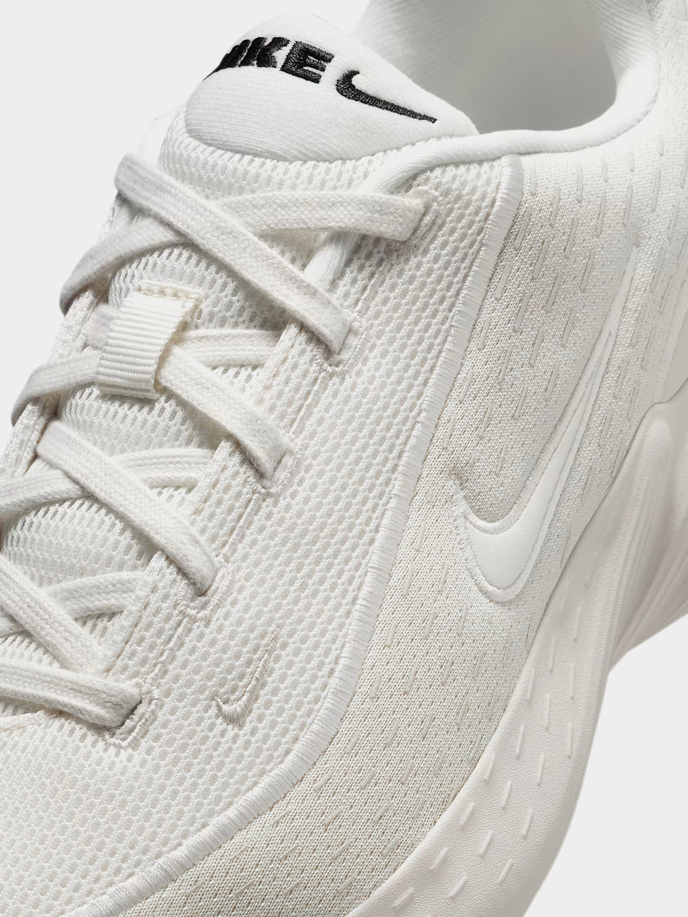 Кросівки NIKE Uplift SC Модель IB2766-002 Фото