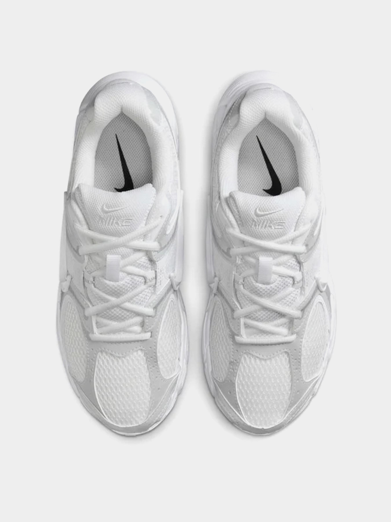 Кросівки NIKE V5 RNR Модель HQ7901-101 Фото