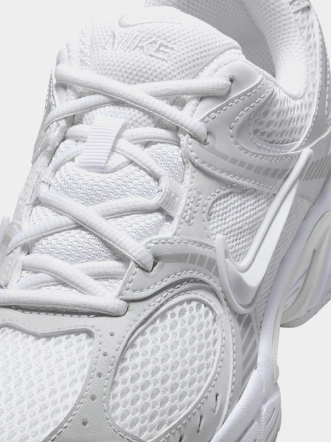 Кросівки NIKE V5 RNR Модель HQ7901-101 Фото