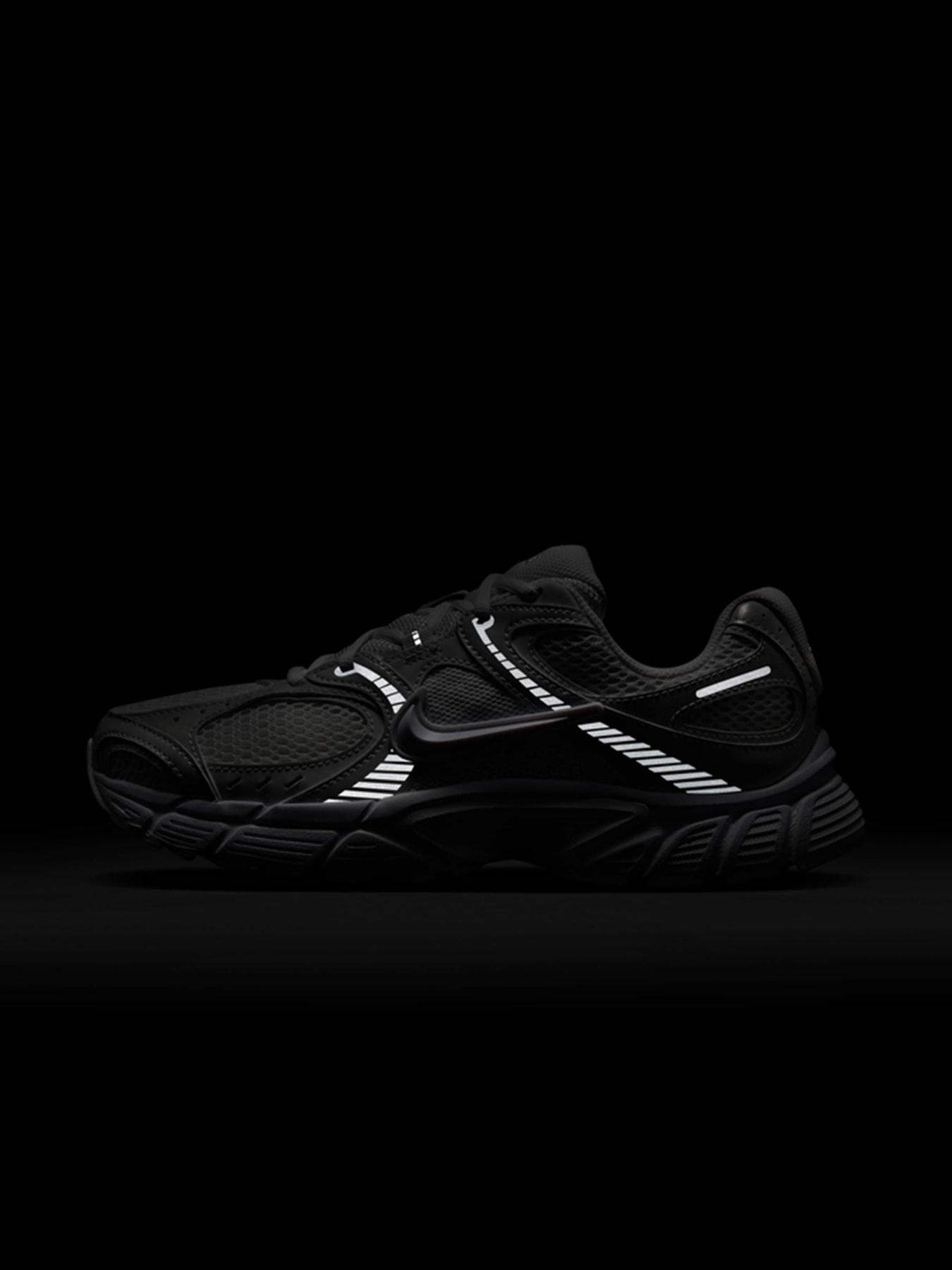 Кросівки повсякденні NIKE V5 RNR модель HQ7901-101 Фото