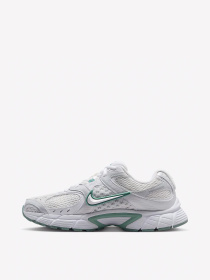 Кросівки NIKE V5 RNR Модель HQ7901-106 Фото