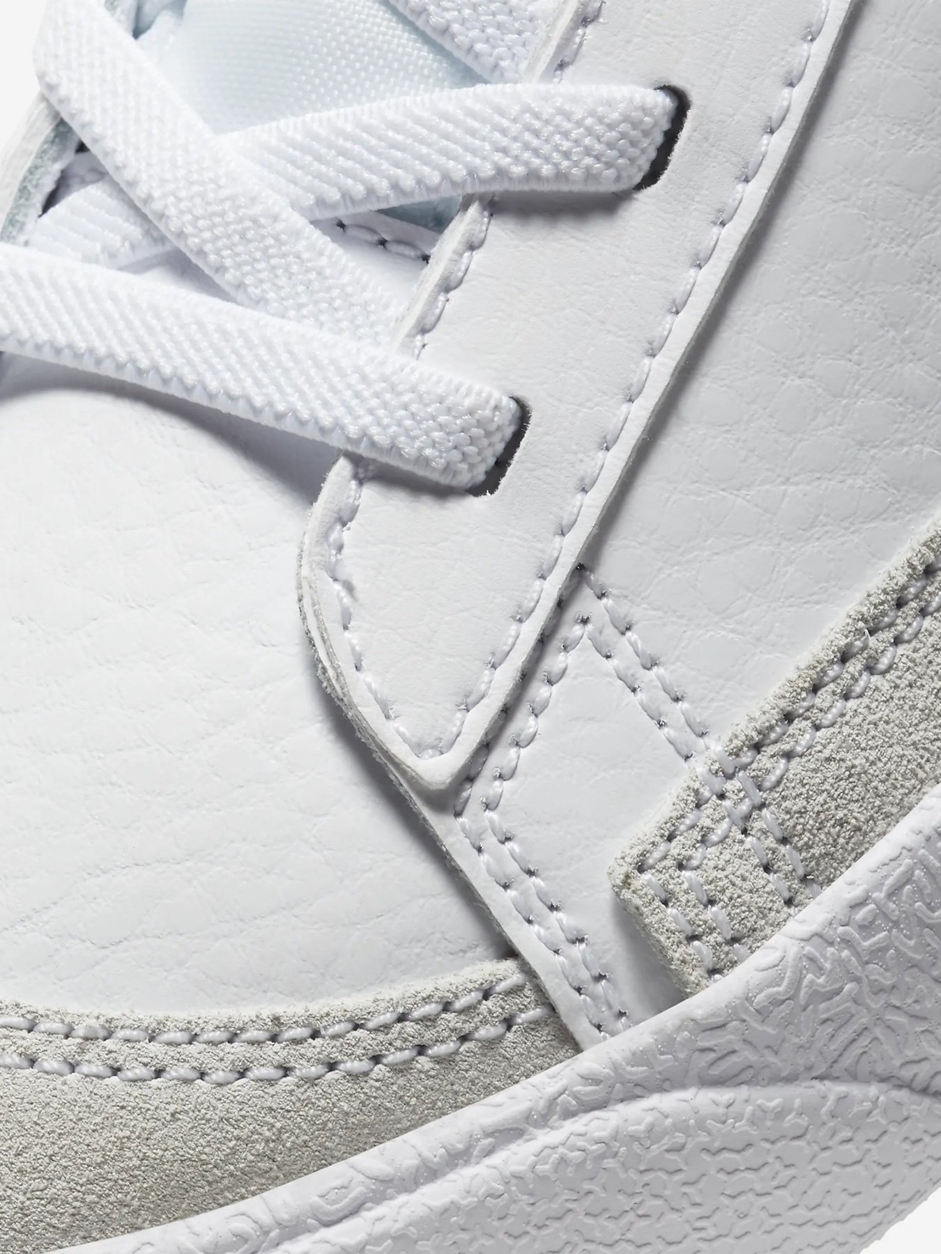 Кеды высокие NIKE Blazer Mid '77 модель DA4087-100 Фото