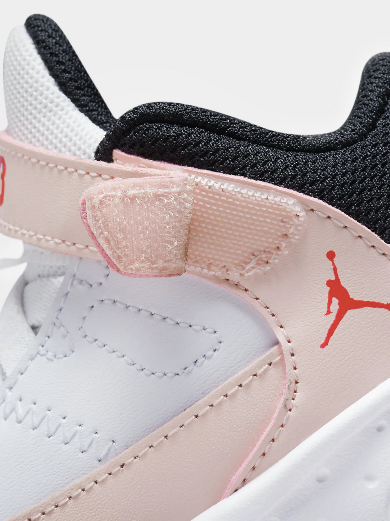 Кросівки повсякденні NIKE Jordan Max Aura 3 модель DA8023-102 Фото